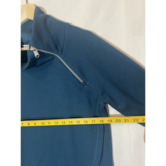 Athleta Women’s Cozy Karma Asym Pullover Sweatshirt Medium Blue Pockets Fleece - Picture 5 of 13